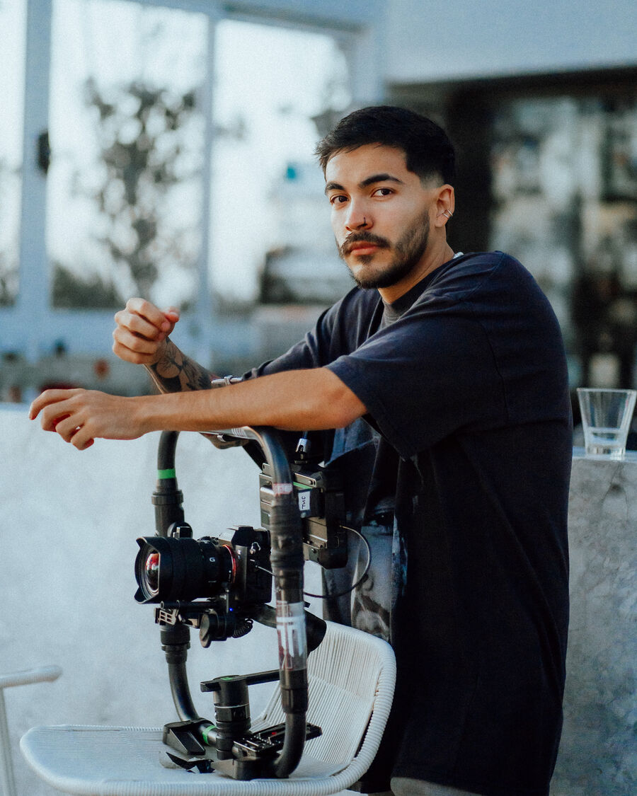 Sebastian Jimenez with a cinema gimbal rig